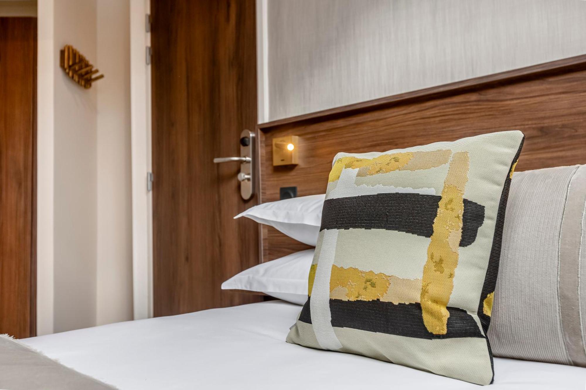 Le Madame By Sweett Hotel Париж Стая снимка