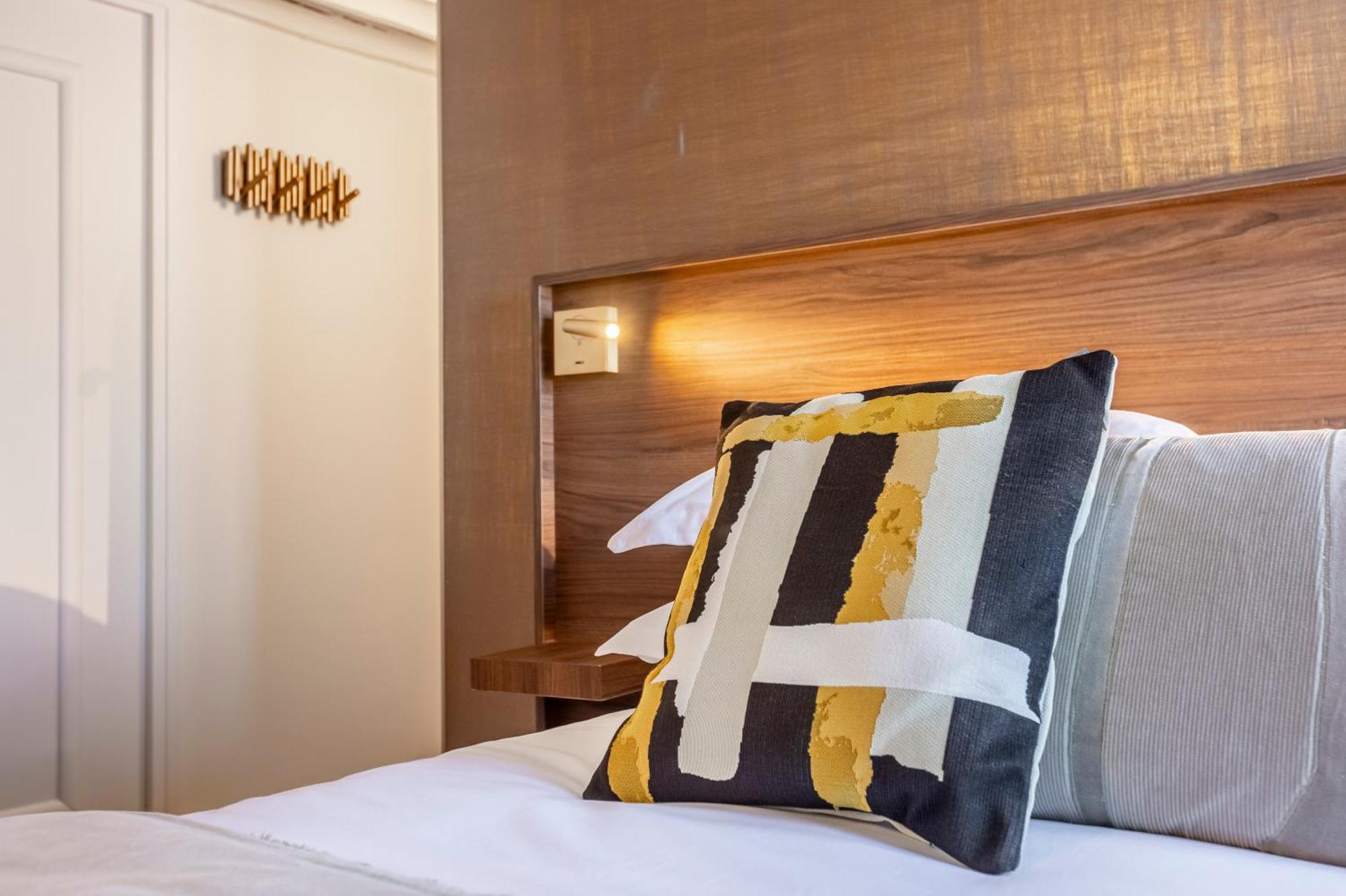 Le Madame By Sweett Hotel Париж Стая снимка