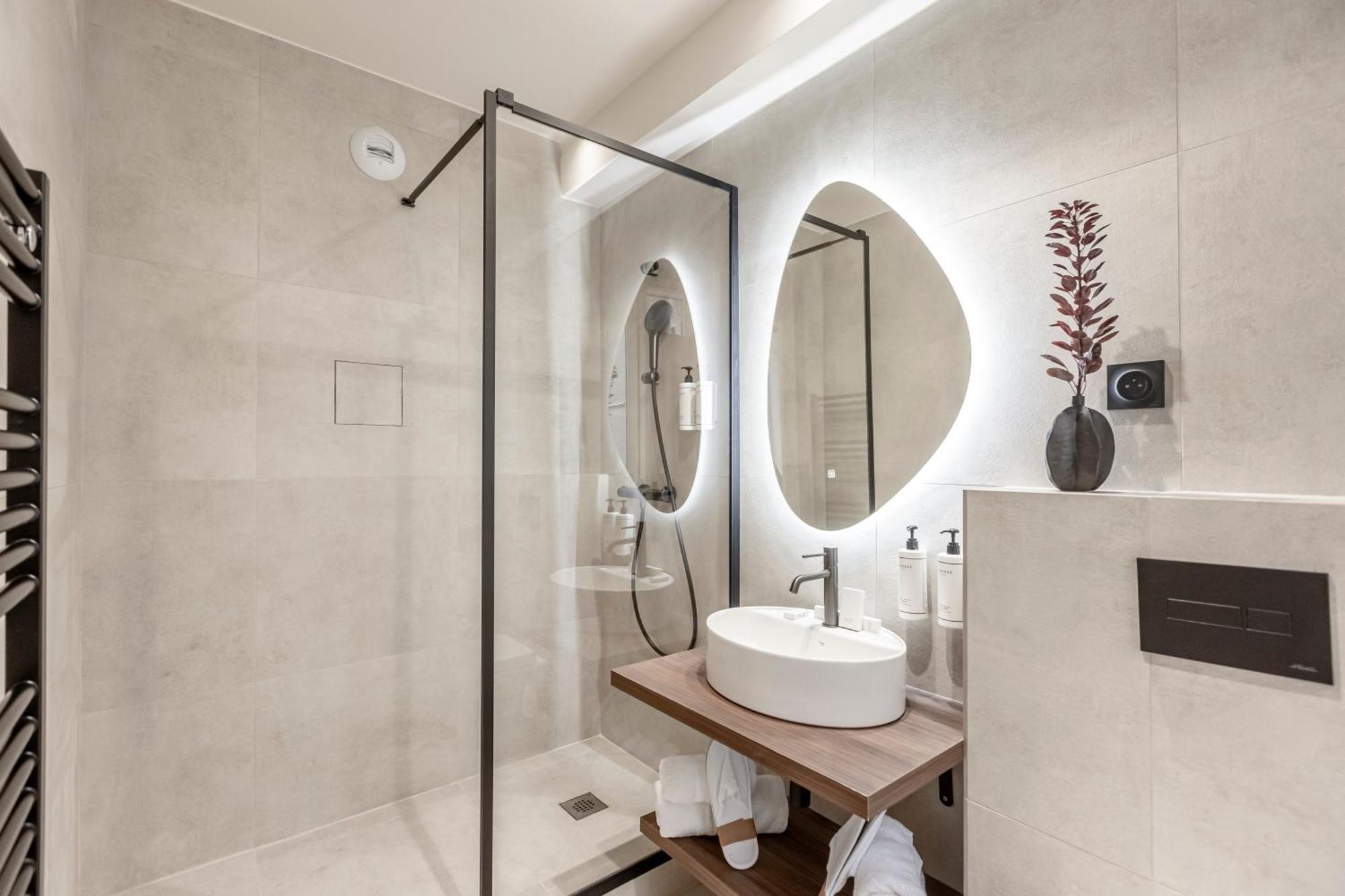 Le Madame By Sweett Hotel Париж Екстериор снимка