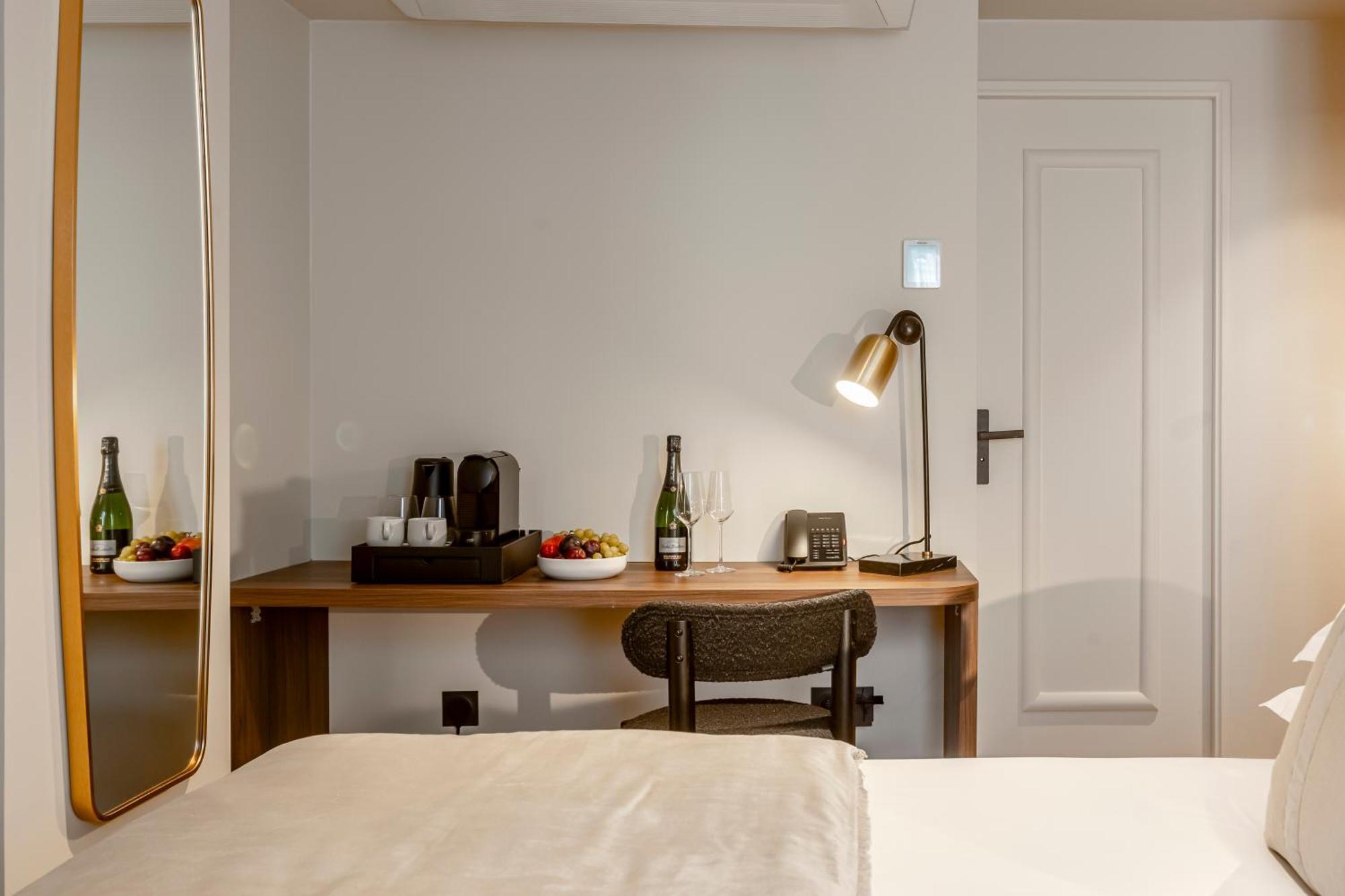 Le Madame By Sweett Hotel Париж Стая снимка