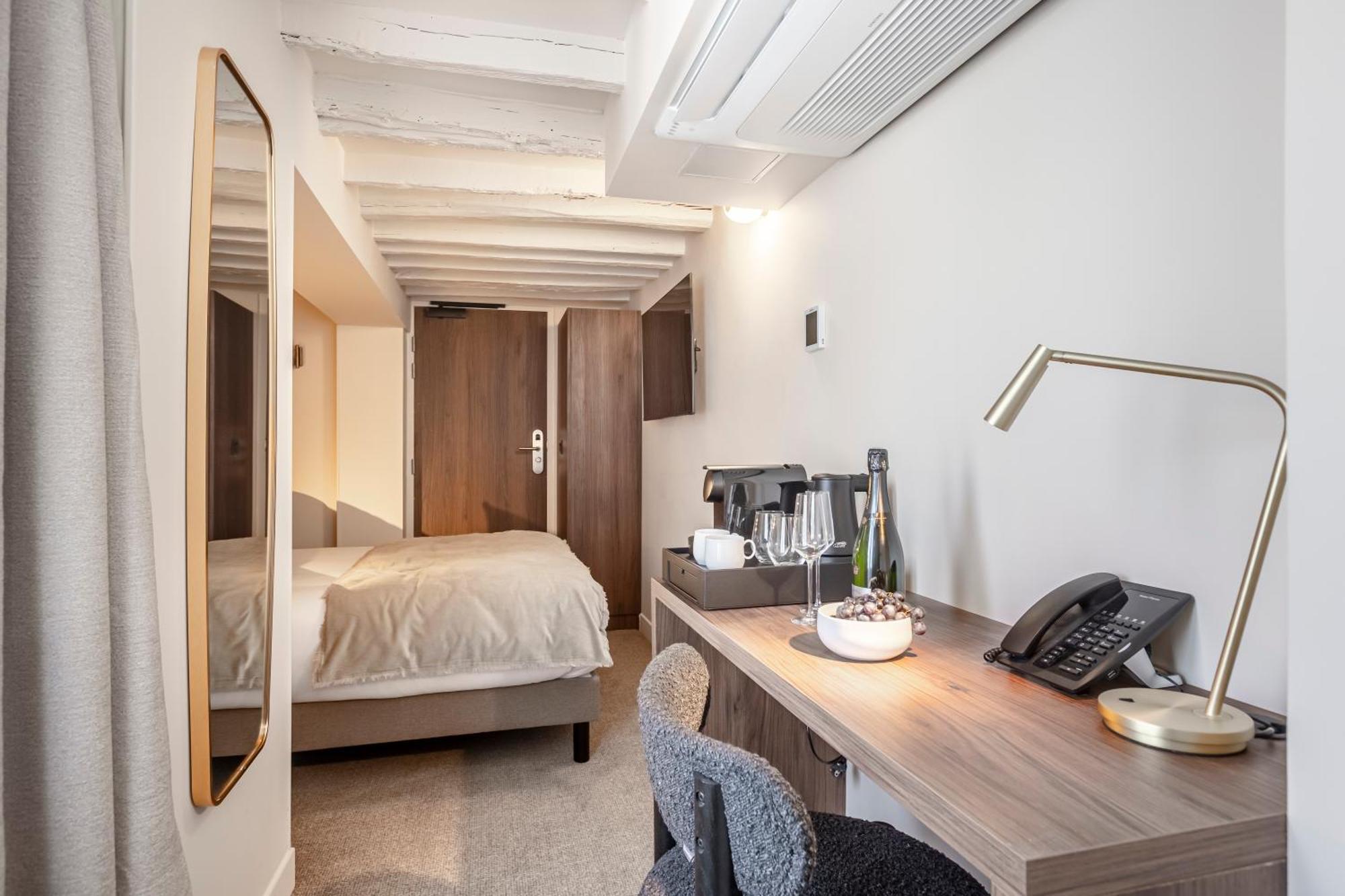Le Madame By Sweett Hotel Париж Стая снимка