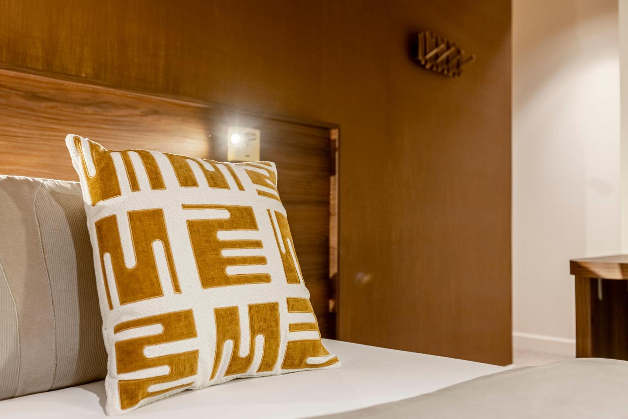 Le Madame By Sweett Hotel Париж Екстериор снимка
