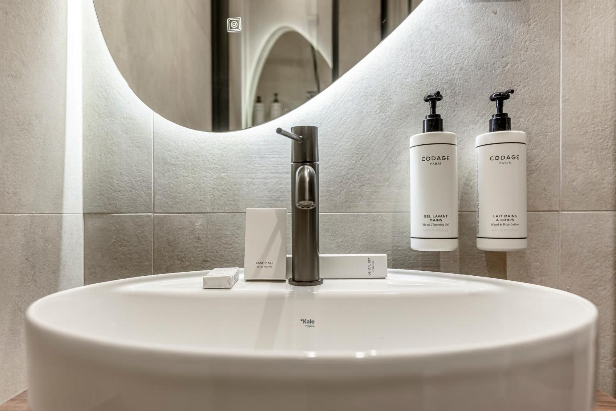 Le Madame By Sweett Hotel Париж Екстериор снимка